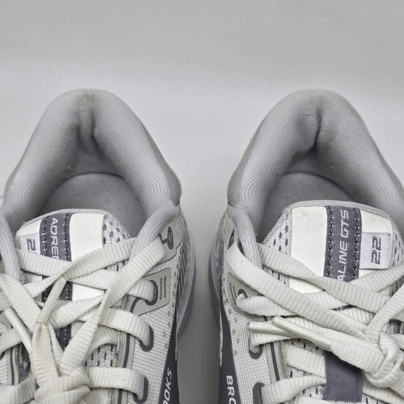 s-l400.jpg Brooks Women\'s Adrenaline GTS 22 Running Shoes White Size 8.5 Pre-owned